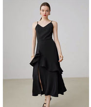 Load image into Gallery viewer, Black suspender dress
